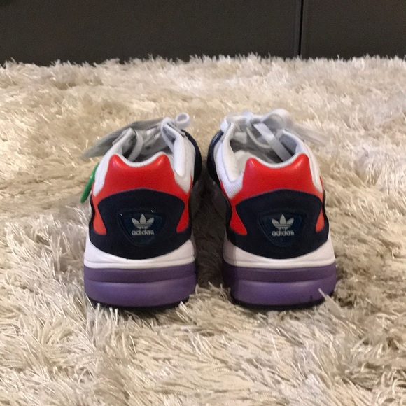 Adidas Falcon US size 9 - Picture 4 of 4